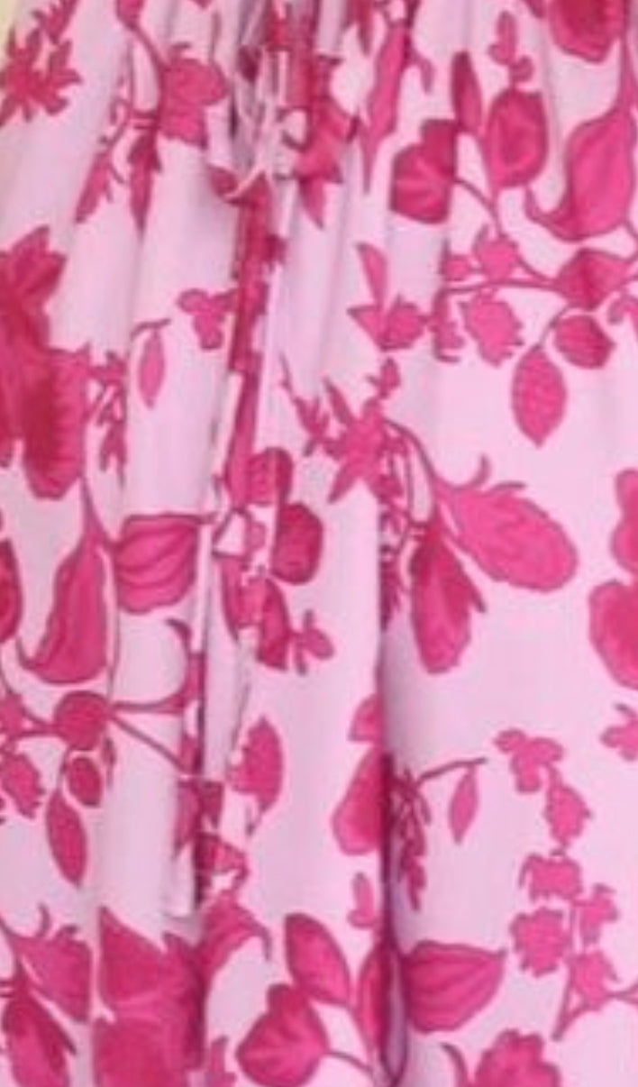 Tela rosa clarita con flores rosas oscuras Polyester